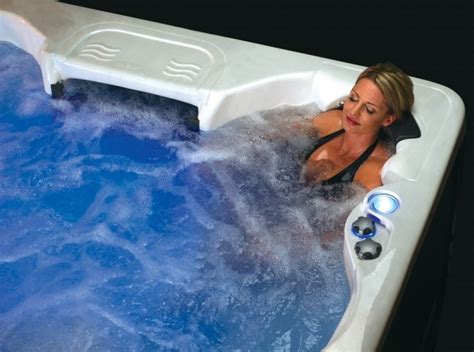 Vita Spa Luxe Hot Tub A Spacious 8ft Spa With Seating For Up To 7 People Spyrys Spas And Hot Tubs