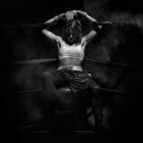 Pin By Abdallah Toubab Ji On Fight Like A Girl Woman Boxer Boxing