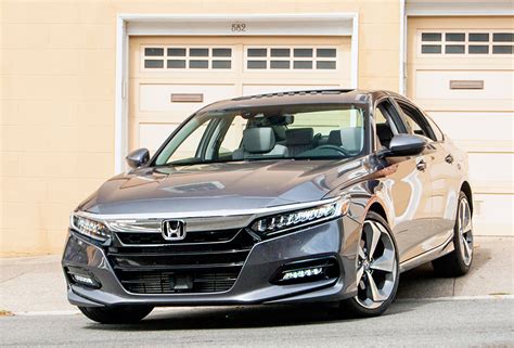 Review 2018 Honda Accord 20t Touring Sharp Styling Sophisticated