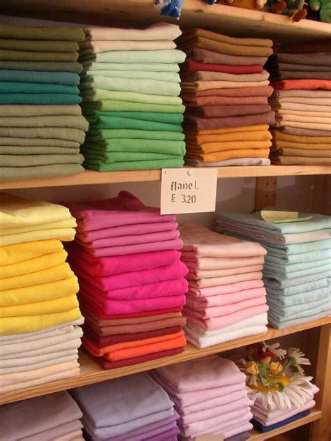 Gambar pola kain flanel berwarna hijau untuk digunakan sebagai pangkal bunga. Cara merawat kain flanel | kreasi flanel | Flanel | pola flanel | kaos kreasi flanel
