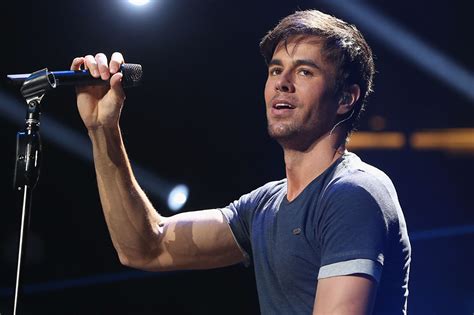 Enrique Iglesias May Never Regain Full Sensitivity In Hand After