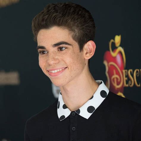Cameron boyce, who suffered from epilepsy, died in 2019 due to a seizure — details. Fotos de Cameron Boyce: uma vida em fotos - E! Online Brasil