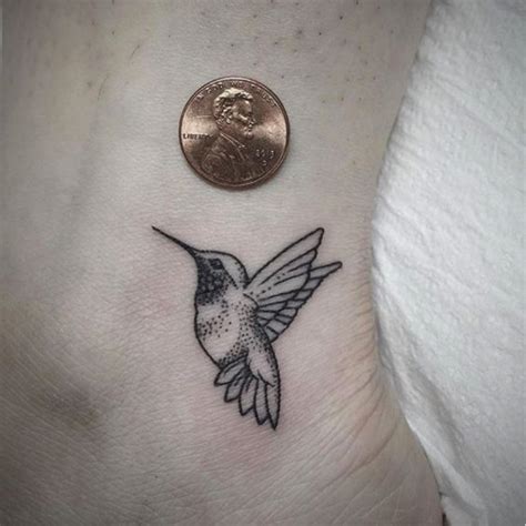 20 Stunning Hummingbird Tattoo Ideas
