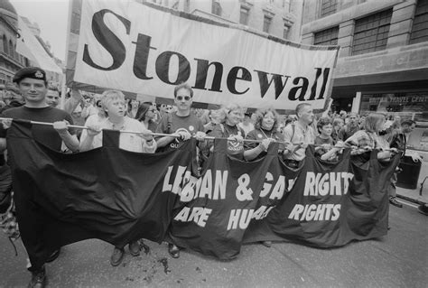 Stonewall Riots How A Police Raid Lead To Rise Of Lgbt Movement