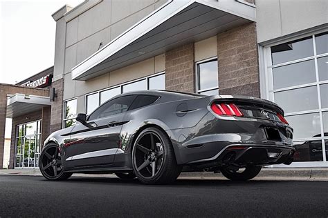 Ford Mustang Gt S550 Grey Kmc District 685 Wheel Front