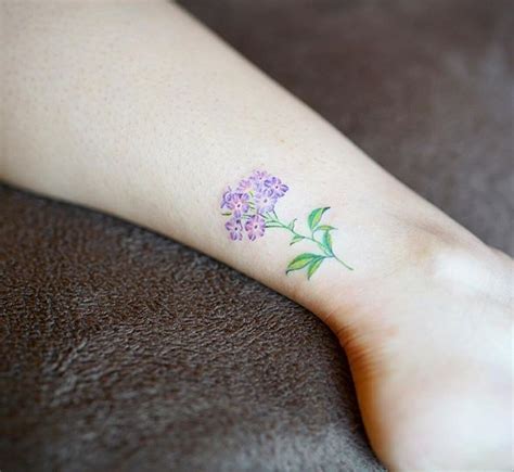 Lt → корейский, английский, японский → iu → 라일락 (lilac) → русский. Instagram photo by Nando Tattoo • Aug 11, 2016 at 8:45am UTC | Lilac tattoo, Small ...