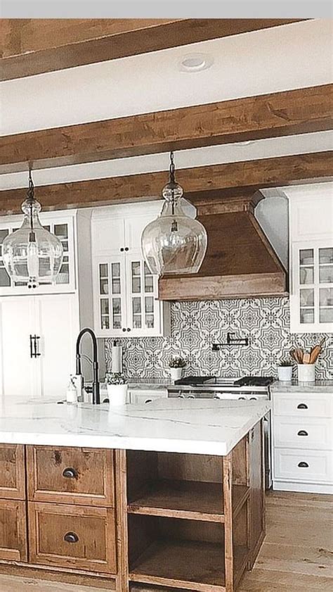 If you think that you'll get what looks like a wooden cutting board with even the best wood for kitchen countertops, think again. 60 Great Farmhouse Kitchen Countertops Design Ideas And ...