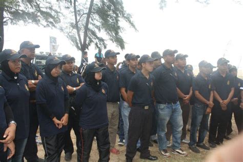 Pasukan tindakan cemas malaysia puchong adlı kullanıcının 1 takipçisi ve 5 takip ettiği kişi var. Pasukan Tindakan Cemas Malaysia: PTCM Terengganu ...