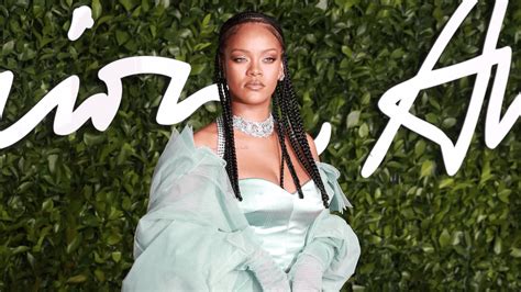 Rihanna To Debut New Skincare Line Fenty Skin Wclu Radio