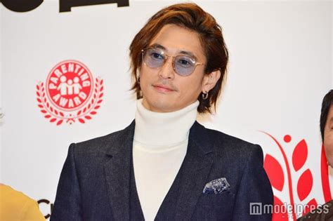 In 2001, he won many awards for his performance in the movie go. 窪塚洋介、愛娘との動画に「疲れが吹っ飛ぶ」「癒やされる ...
