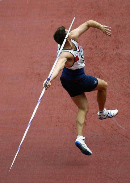 How To Properly Throw A Javelin For Beginners Action Pose Reference