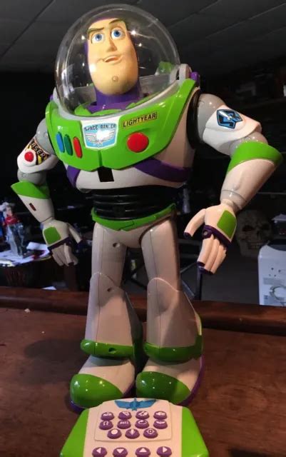 Toy Story 3 Ultimate Buzz Lightyear Programmable 16 Robot With