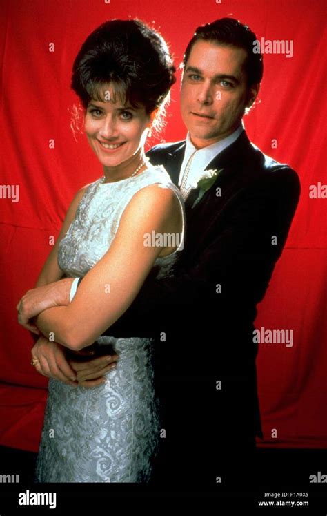 Lorraine Bracco Ray Liotta Hi Res Stock Photography And Images Alamy