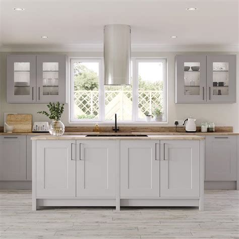 Browse our laminate kitchen worktops and upstands to choose the design that suits you. Chelford Dove Grey Kitchen | Fitted Kitchens | Howdens