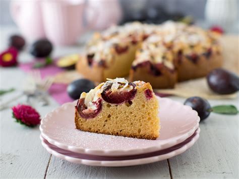 Zwetschgenkuchen mit Marzipan