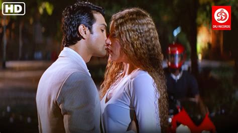 दल दहल दनवल सनस Geeta Basra Emraan Romantic Scene Superhit