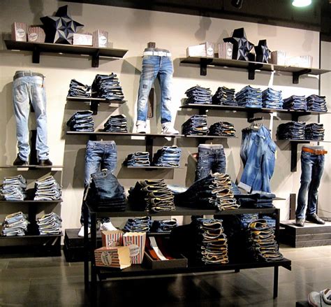 Great Merchandising Idea For Jeans Clothing Store Displays Clothing