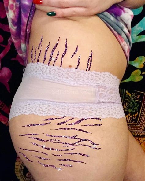 artist turns stretch marks into art in order to encourage people to be proud of them bored