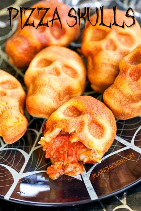 Enjoy their crispy texture with any toppings, or by themselves! Best Halloween Party Snacks - Pizza Skulls - Healthy Ideas for Kids for School, Teens and Adults ...