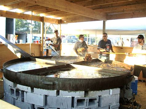 Giant Frying Pan At Federalsburg Maryland Delmarva Poultry Flickr