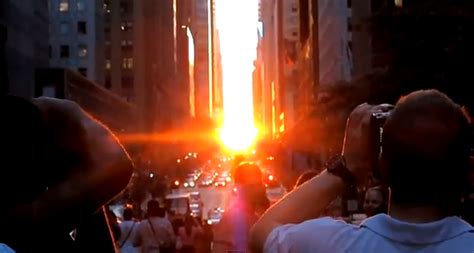 Manhattanhenge Amazing Nature Beautiful Moon Phenomena