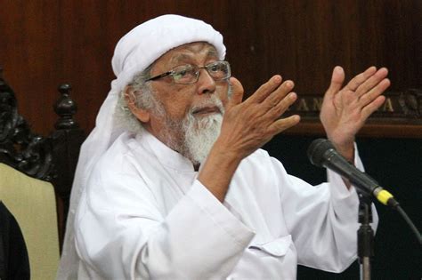 Hafiz abu bakar new full parogram in jamia darul quran. Kesehatan Abu Bakar Baasyir Sempat menurun Jelang Bebas