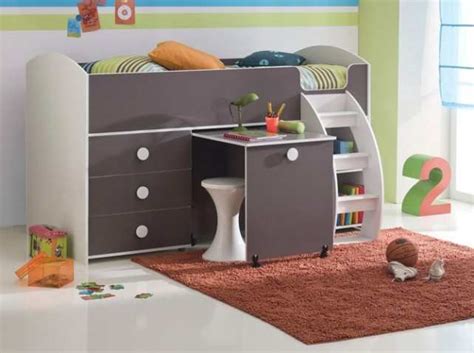 Lit enfant simple, lit mezzanine, lit superposé ou encore lit cabane, découvrez notre sélection de lit pour enfant ! Rangement de lit bebe