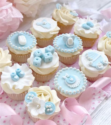 The baby shower desserts, of course! Cutest little baby shower cupcakes 🍼💕 facebook.com/cakesbycatherinex | Baby shower cupcakes for ...