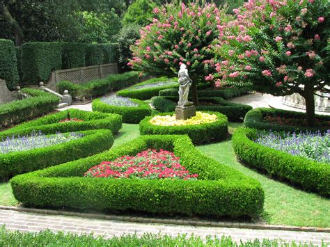 File:Elizabethan Gardens - sunken garden 02.jpg - Wikipedia