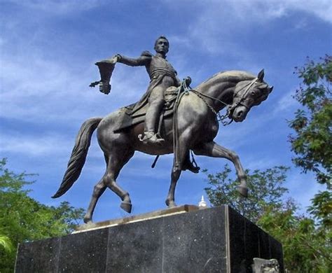 Estatua Ecuestre Del Libertador En La Plaza Bolívar Lion Sculpture