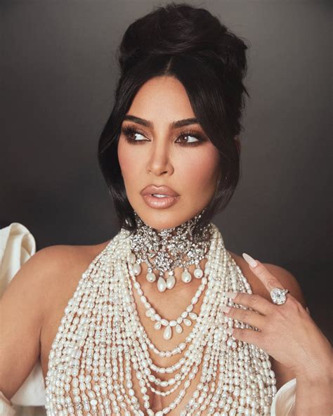 pop crave on twitter kim kardashian tells variety that she s taking acting lessons for her