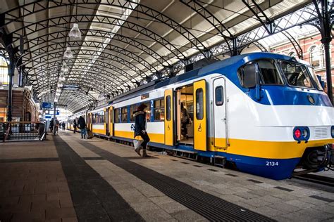 During congestion, heavy data users (>35gb/mo. Rotterdam wil spoor naar Den Haag ombouwen tot metro