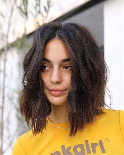 30 flattering middle part hairstyles trending right now