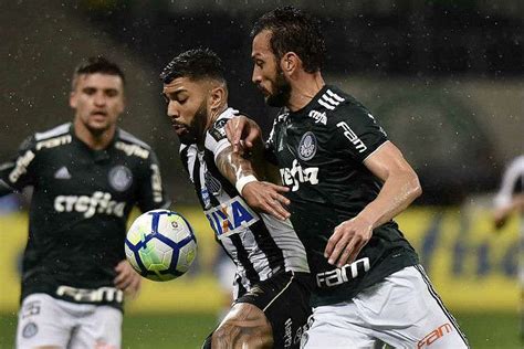 palmeiras passa sufoco mas vence santos e abre sete pontos de vantagem na liderança v9 tv