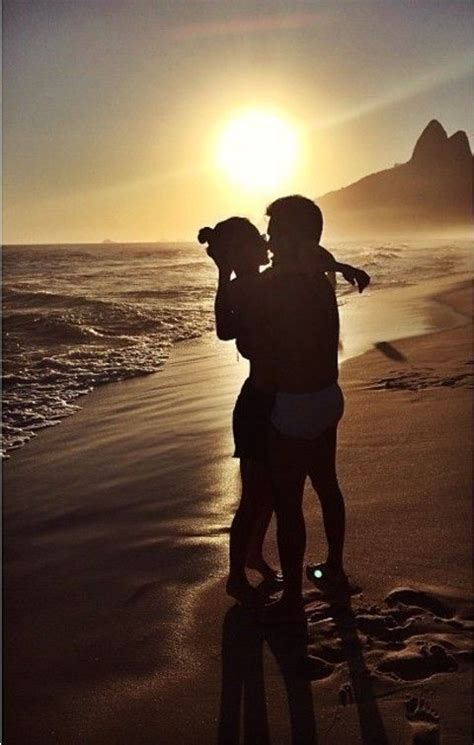 Couples Beach Love Learnist Couple Beach Love Couple Couple Goals Romantic Beach Getaways