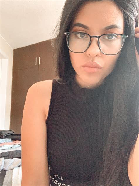 Do I Look Sexy On Glasses 🤓🤓🤓 Link To My Of Below R Onlyfansgirls101