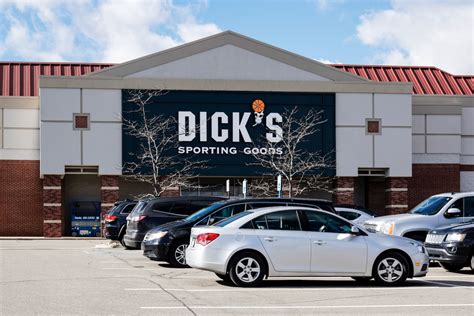 Dicks Sporting Goods Ceo Says Company Will Stop Selling Assault Style
