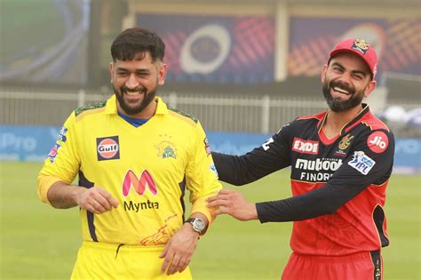 Watch Virat Kohli Hugs Ms Dhoni From Behind After Rcb Loses To Csk In The Ipl 2021 Southern Derby