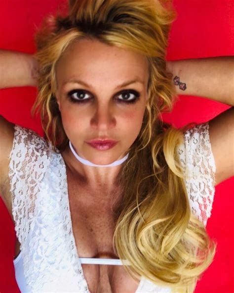 Britney jean spears (born december 2, 1981) is an american singer, songwriter, dancer, and actress. Britney Spears - Social Media 03/31/2020 • CelebMafia