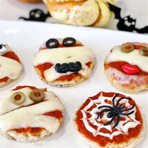 Halloween Mummy English Muffin Pizzas Kalorik