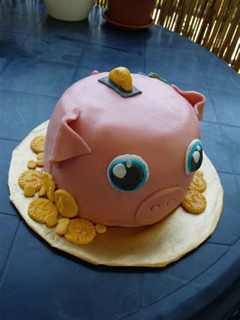 Piggy Bank Cake