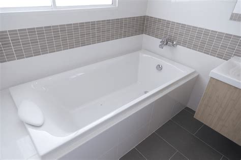 Or have a combination tub that uses both. The 8 Best Drop In Bathtubs 2020 Reviews