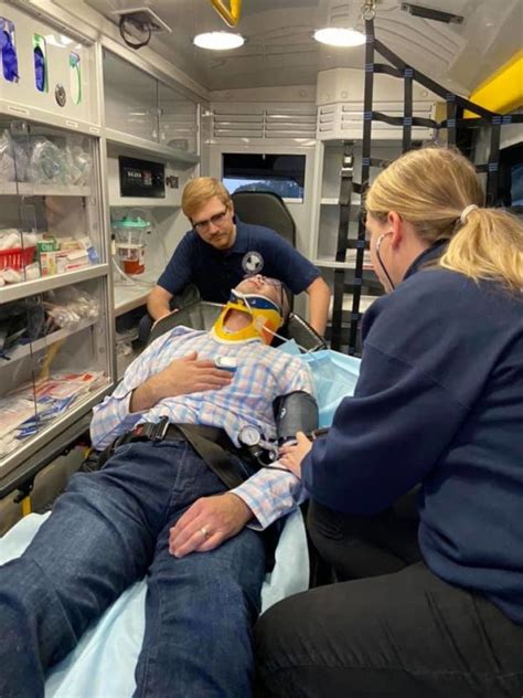 Why Become An Emt Emt Training San Diego The Institute Of Healthcare
