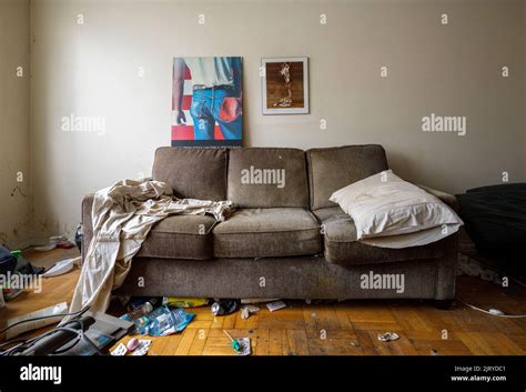 Dirty Sofas Hi Res Stock Photography And Images Alamy