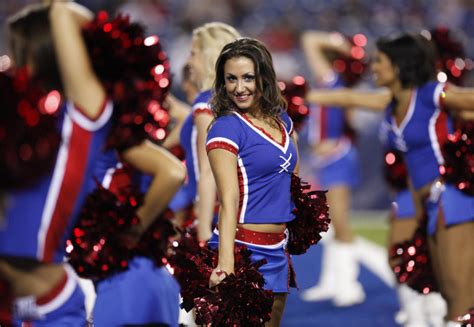 Ex Buffalo Bills Cheerleaders Sue Over Low Pay Jiggle Test