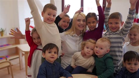 Montessori metod Предшколска Установа Радост Открића Ниш YouTube