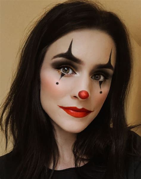 40 Simple Halloween Makeup Ideas Lady Decluttered Easy Clown Makeup