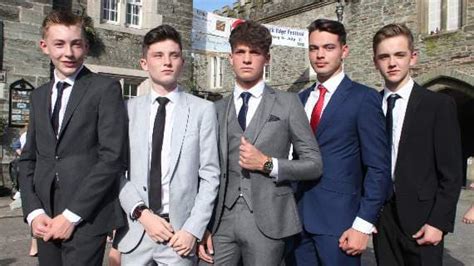 Year 11 Tavistock College Students Look Picture Perfect For Prom