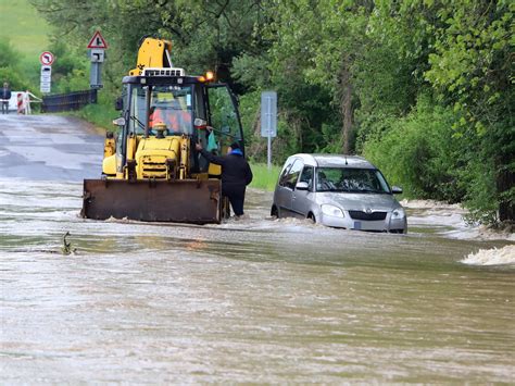 ShmÚ Varuje Pred Povodňami Druhý Stupeň Výstrahy Platí Pre Tieto