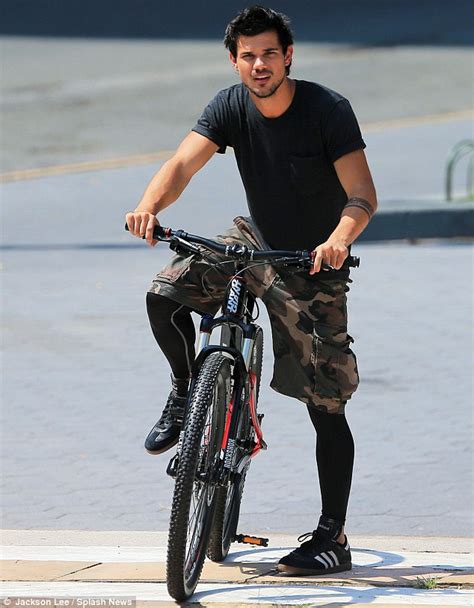 Collecting clips for a bike messenger movie. 7teen: Taylor Lautner shows off athletic physique on the ...